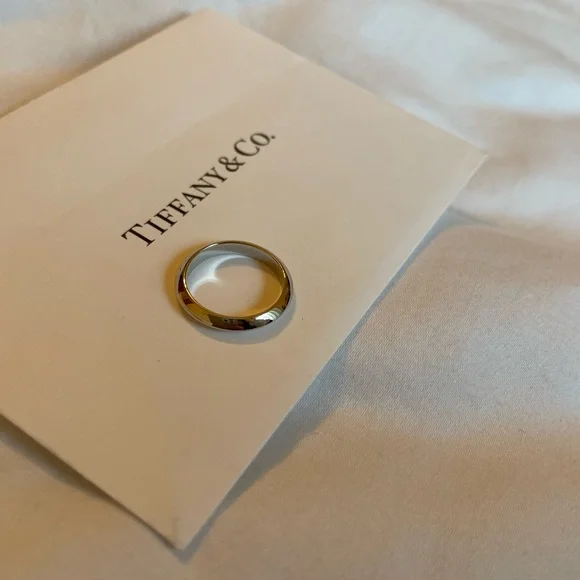 Tiffany&Co. Platinum Tiffany Wedding Band - Picture 4 of 11